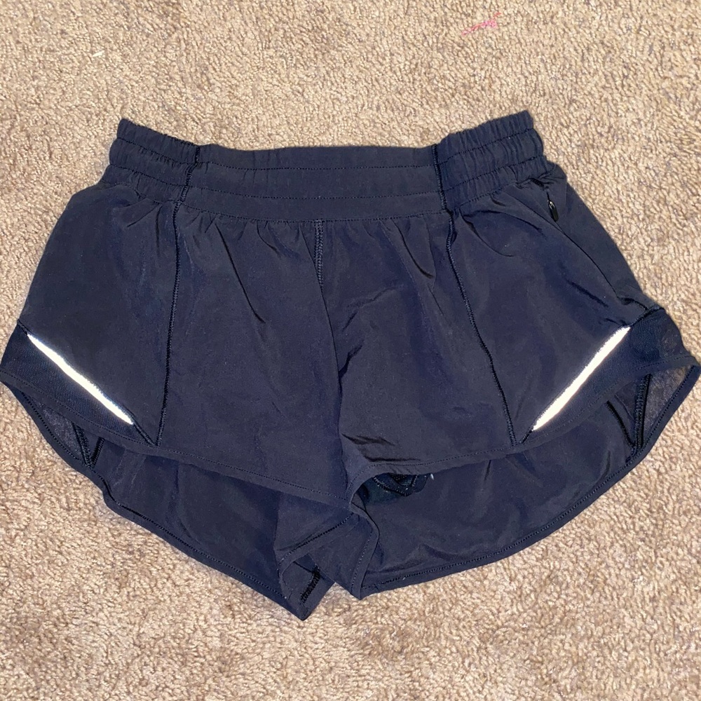Lululemon hotty hot short 2.5 inch